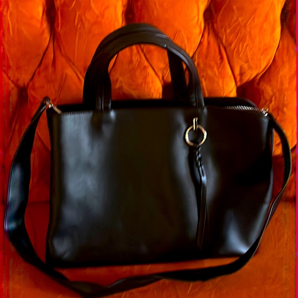 Black Reserved Tote used in excellent condition
